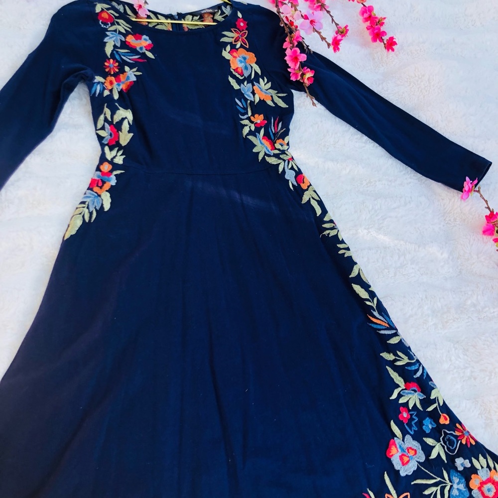 Dress - Picture 7 of 8